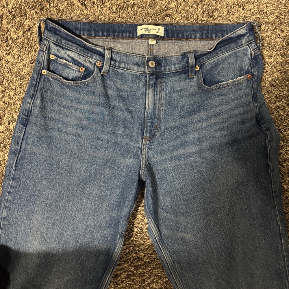 Abercrombie & Fitch Medium Wash Low Rise Baggy Jeans Size 32/14 - Picture 5 of 8